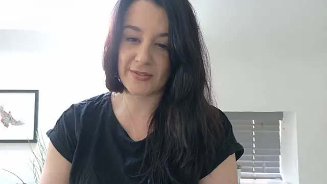 flatwhite0 online show from April 23, 2026, 10:44 am