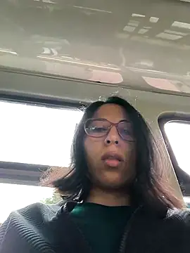 MirandaSingle online show from May 19, 2026, 2:24 pm
