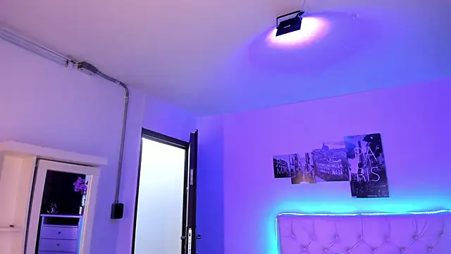 Amy Kiitty  online show from November 20, 2025, 2:29 pm