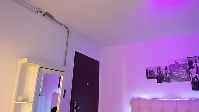 Amy Kiitty  online show from April 3, 2026, 1:06 pm