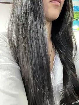 Amy Kiitty  online show from April 15, 2026, 1:15 pm