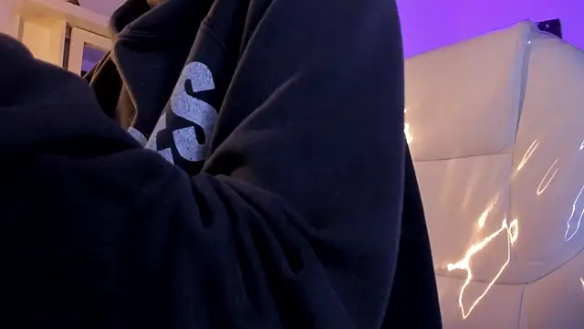 Snapshot of Amy_Kiitty_ chatting on January 8, 2026, 12:44 pm Amy Kiitty online show from January 8, 2026, 12:44 pm