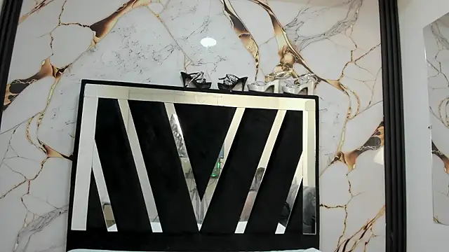 Snapshot of KarinaSimonz chatting on February 17, 2026, 7:44 pm KarinaSimonz online show from February 17, 2026, 7:44 pm