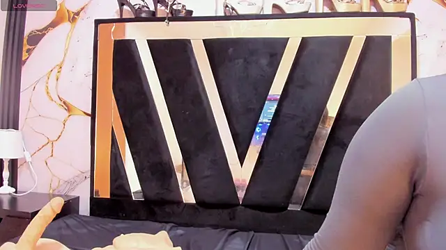 Snapshot of KarinaSimonz chatting on January 8, 2026, 7:53 pm KarinaSimonz online show from January 8, 2026, 7:53 pm