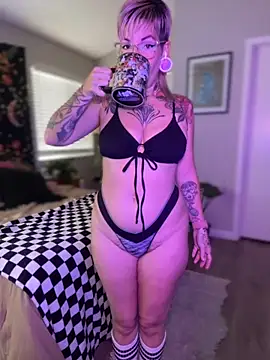 GoldieBakeman online show from October 21, 2025, 4:39 pm