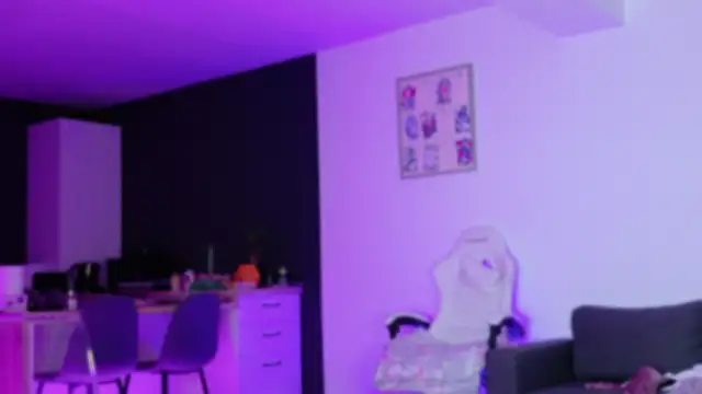 Lorennameliyy online show from December 4, 2025, 8:30 pm