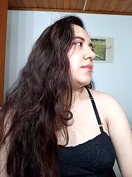 Snapshot of Emi_chik chatting on November 6, 2025, 11:58 am Emi chik online show from November 6, 2025, 11:58 am