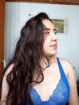 Snapshot of Emi_chik chatting on October 24, 2025, 11:09 am Emi chik online show from October 24, 2025, 11:09 am