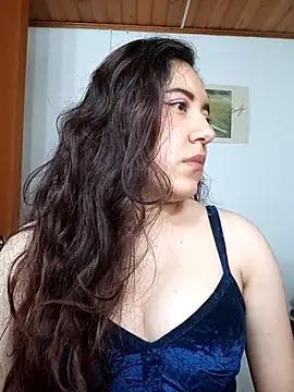 Snapshot of Emi_chik chatting on October 29, 2025, 11:31 am Emi chik online show from October 29, 2025, 11:31 am