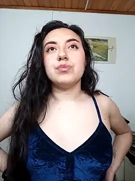 Snapshot of Emi_chik chatting on November 14, 2025, 4:32 pm Emi chik online show from November 14, 2025, 4:32 pm