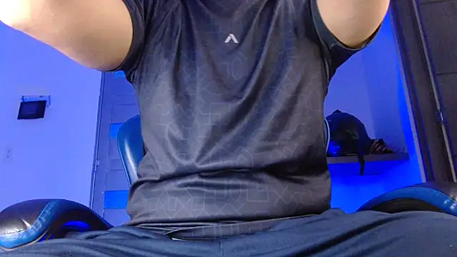 Snapshot of SexyBoy-Bigclit chatting on June 10, 2026, 8:10 pm SexyBoy-Bigclit online show from June 10, 2026, 8:10 pm