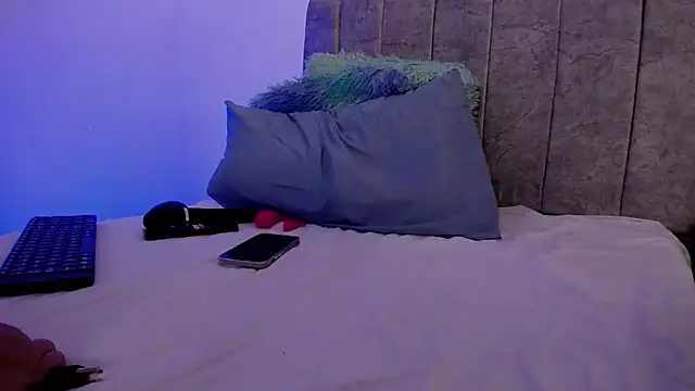 Sweet hot mia online show from April 12, 2026, 1:47 pm