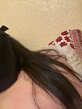 Snapshot of Cameelia chatting on November 23, 2025, 10:03 am Cameelia online show from November 23, 2025, 10:03 am