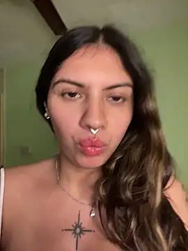 Snapshot of Argentiiniita chatting on April 11, 2026, 8:45 pm Argentiiniita online show from April 11, 2026, 8:45 pm