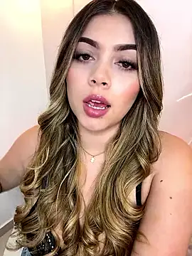 Snapshot of thaliafox_ chatting on December 2, 2024, 8:17 pm thaliafox  online show from December 2, 2024, 8:17 pm