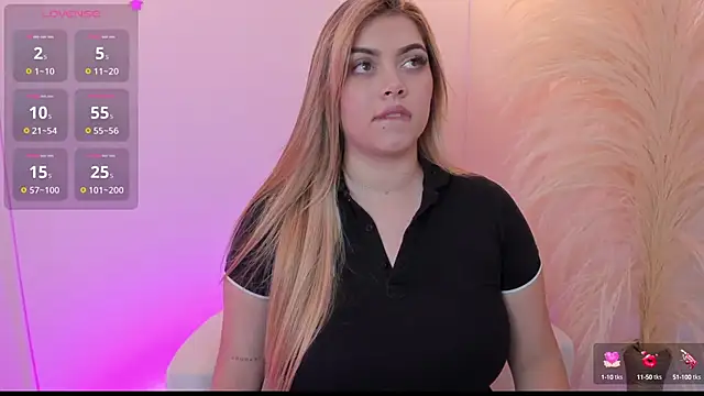 Snapshot of thaliafox_ chatting on March 15, 2025, 7:42 am thaliafox  online show from March 15, 2025, 7:42 am