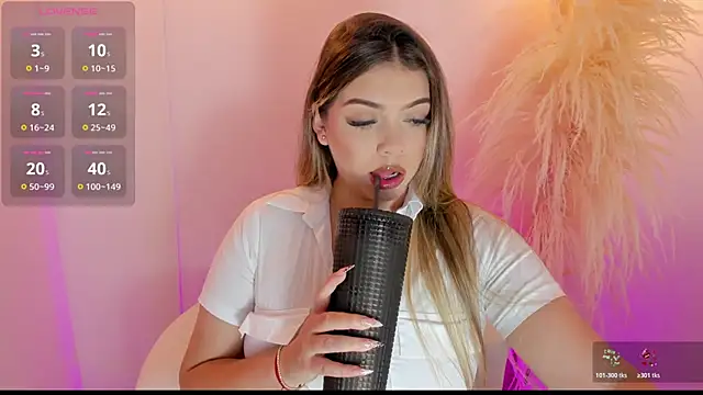 Snapshot of thaliafox_ chatting on November 10, 2025, 8:14 pm thaliafox online show from November 10, 2025, 8:14 pm