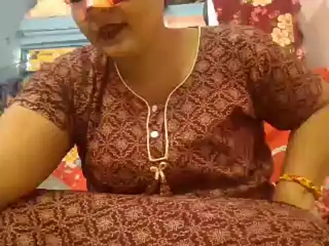 Snapshot of naina-80 chatting on December 26, 2024, 3:06 am naina-80 online show from December 26, 2024, 3:06 am