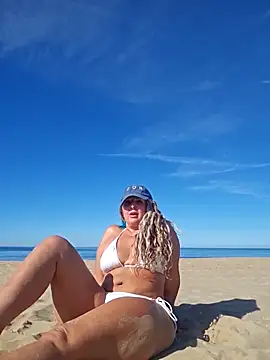 Snapshot of MariaRichi_ chatting on September 19, 2025, 7:56 am MariaRichi  online show from September 19, 2025, 7:56 am