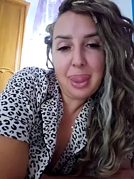 Snapshot of MariaRichi_ chatting on September 10, 2025, 7:29 am MariaRichi  online show from September 10, 2025, 7:29 am