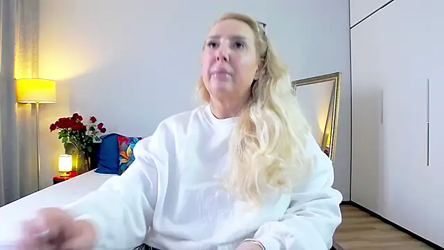 Snapshot of MariaRichi_ chatting on March 14, 2025, 2:08 pm MariaRichi  online show from March 14, 2025, 2:08 pm