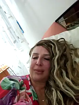 Snapshot of MariaRichi_ chatting on September 17, 2025, 7:05 pm MariaRichi  online show from September 17, 2025, 7:05 pm