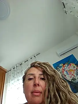 Snapshot of MariaRichi_ chatting on October 4, 2025, 7:32 am MariaRichi  online show from October 4, 2025, 7:32 am