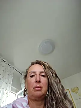 Snapshot of MariaRichi_ chatting on September 29, 2025, 6:53 am MariaRichi  online show from September 29, 2025, 6:53 am