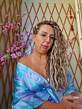 Snapshot of MariaRichi_ chatting on September 20, 2025, 6:40 am MariaRichi  online show from September 20, 2025, 6:40 am