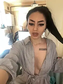 Snapshot of Gya_Rue chatting on February 26, 2025, 12:16 pm Gya Rue online show from February 26, 2025, 12:16 pm