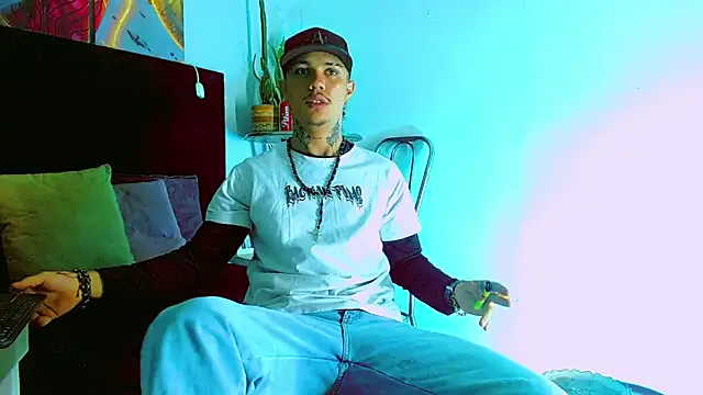 Snapshot of HannibalLester chatting on December 14, 2025, 4:29 am HannibalLester online show from December 14, 2025, 4:29 am