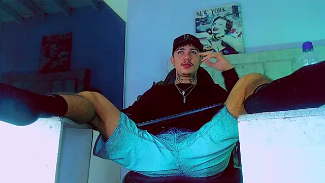 Snapshot of HannibalLester chatting on October 1, 2025, 7:57 am HannibalLester online show from October 1, 2025, 7:57 am