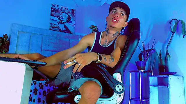 Snapshot of HannibalLester chatting on September 14, 2025, 5:02 pm HannibalLester online show from September 14, 2025, 5:02 pm