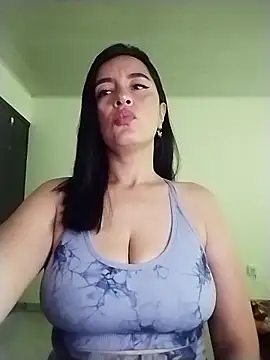 hailey85 online show from April 4, 2026, 8:48 pm