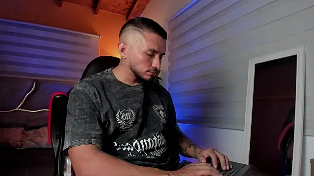 maximusclark1 online show from March 24, 2026, 1:49 am