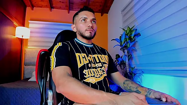 maximusclark1 online show from February 25, 2026, 1:17 am