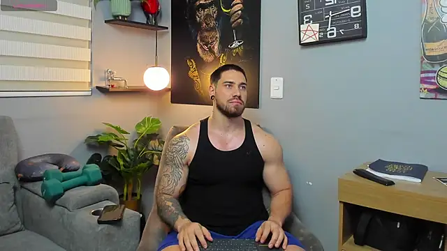 Giorgio-Leone online show from April 14, 2026, 12:37 am