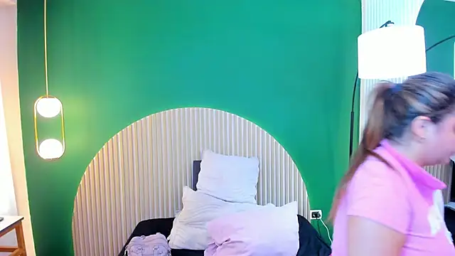 nathalie rossel online show from April 9, 2026, 6:58 pm