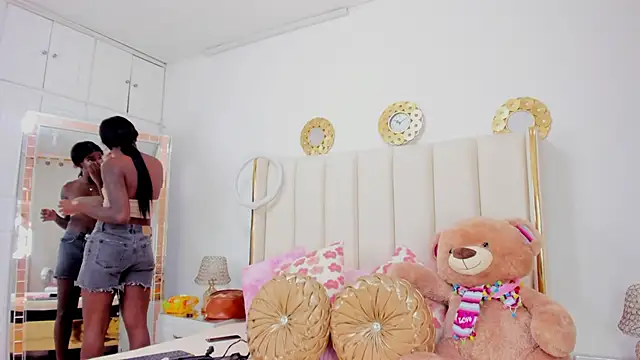 evangelin ts online show from November 15, 2025, 1:37 pm