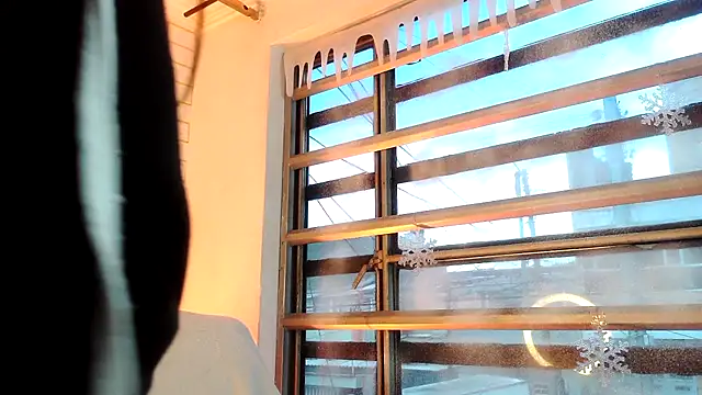 Snapshot of NYX1126 chatting on December 4, 2025, 1:32 pm NYX1126 online show from December 4, 2025, 1:32 pm