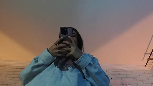 Snapshot of NYX1126 chatting on December 17, 2025, 11:15 am NYX1126 online show from December 17, 2025, 11:15 am