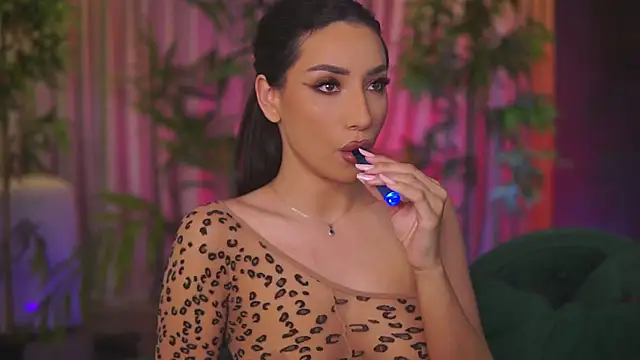 Snapshot of GinaValentinna chatting on February 19, 2026, 7:33 pm GinaValentinna online show from February 19, 2026, 7:33 pm