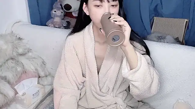 Snapshot of Lili-2 chatting on November 20, 2025, 4:51 pm Lili-2 online show from November 20, 2025, 4:51 pm