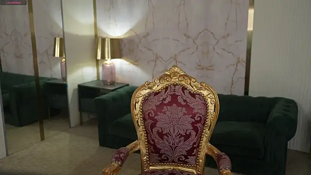 Julia  Star  online show from April 4, 2026, 7:15 am