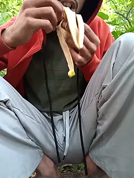 Snapshot of Piyush_2024 chatting on December 1, 2025, 1:39 am Piyush 2024 online show from December 1, 2025, 1:39 am