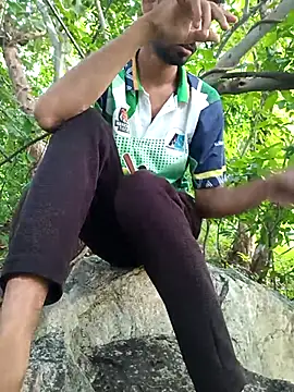 Snapshot of Piyush_2024 chatting on October 6, 2025, 1:40 am Piyush 2024 online show from October 6, 2025, 1:40 am