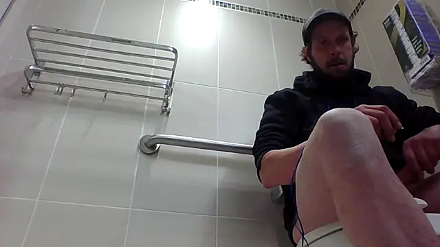 axelongshaft69 online show from January 11, 2026, 12:28 am