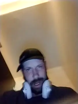 axelongshaft69 online show from April 16, 2026, 8:53 pm