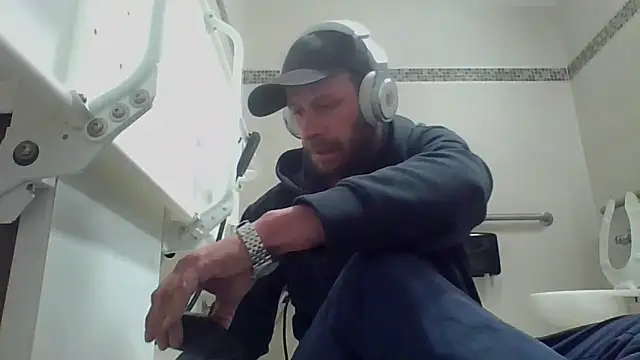 axelongshaft69 online show from March 7, 2026, 11:21 pm