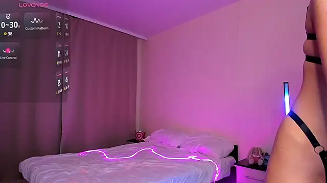 EsterCarter online show from December 14, 2024, 3:25 pm